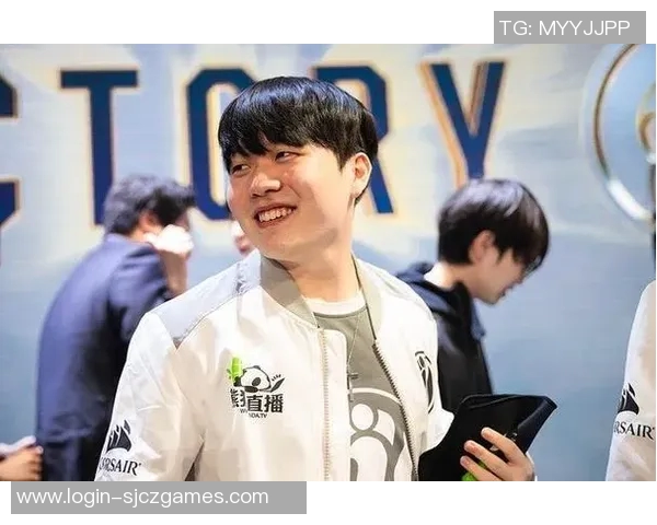 FPX战队在S15赛季的蜕变与挑战探索世界冠军杯的荣耀之路